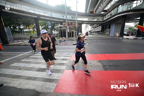 Race photo from Nu Skin Run 10K
