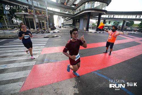 Race photo from Nu Skin Run 10K