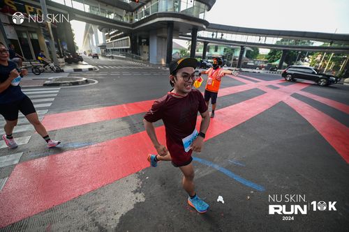 Race photo from Nu Skin Run 10K