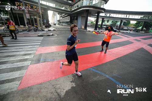 Race photo from Nu Skin Run 10K