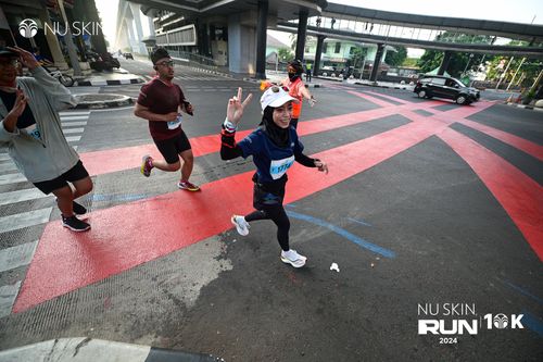 Race photo from Nu Skin Run 10K