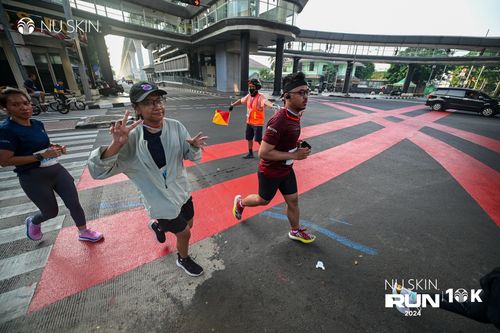 Race photo from Nu Skin Run 10K