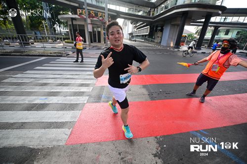 Race photo from Nu Skin Run 10K