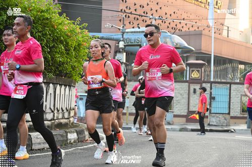 Race photo from Smartfren Run 2025 