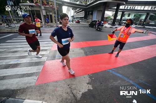 Race photo from Nu Skin Run 10K