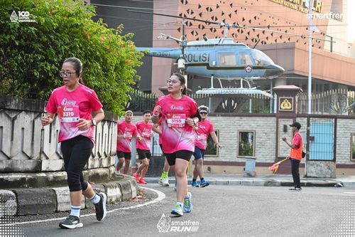 Race photo from Smartfren Run 2025 