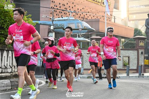 Race photo from Smartfren Run 2025 