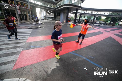 Race photo from Nu Skin Run 10K