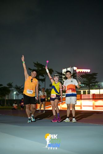 Race photo from PIK NITE RUN 2025