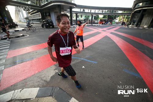 Race photo from Nu Skin Run 10K