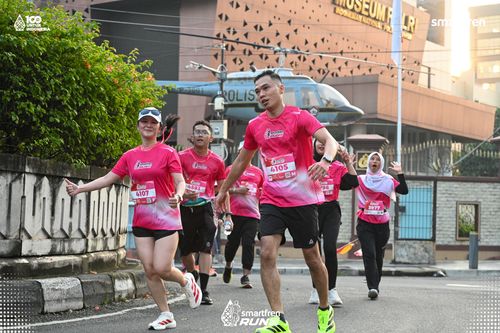 Race photo from Smartfren Run 2025 