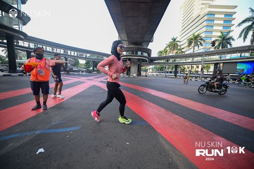 Race photo from Nu Skin Run 10K