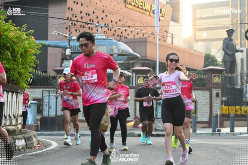 Race photo from Smartfren Run 2025 