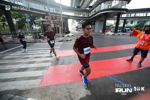 Race photo from Nu Skin Run 10K