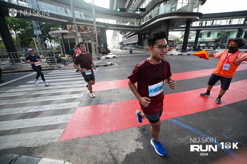 Race photo from Nu Skin Run 10K