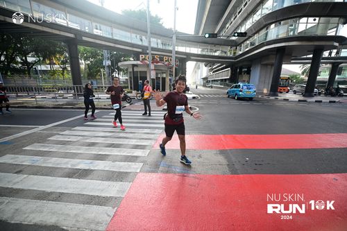 Race photo from Nu Skin Run 10K