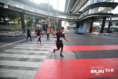 Race photo from Nu Skin Run 10K