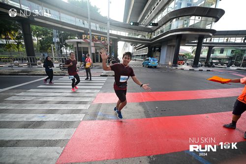 Race photo from Nu Skin Run 10K