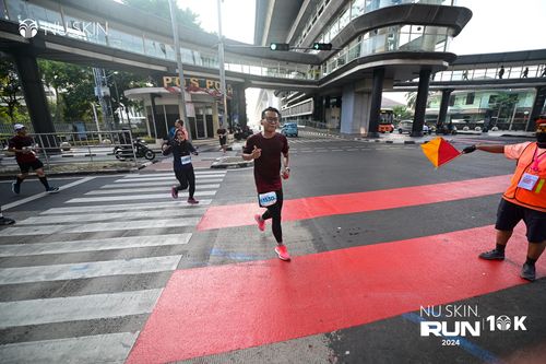Race photo from Nu Skin Run 10K