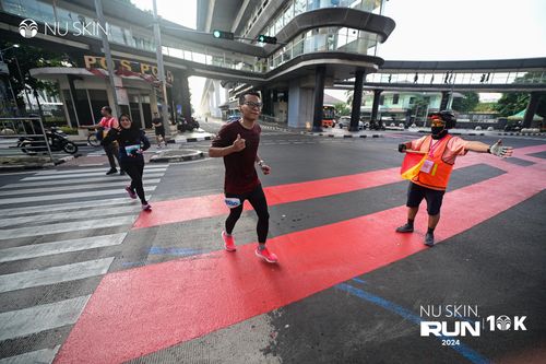 Race photo from Nu Skin Run 10K