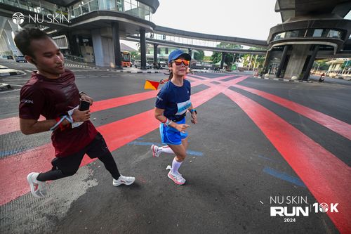 Race photo from Nu Skin Run 10K