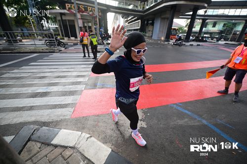 Race photo from Nu Skin Run 10K