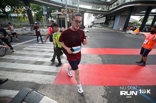 Race photo from Nu Skin Run 10K