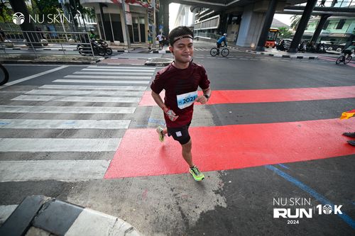 Race photo from Nu Skin Run 10K