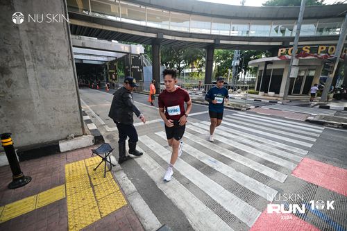 Race photo from Nu Skin Run 10K