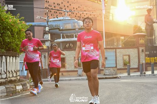 Race photo from Smartfren Run 2025 