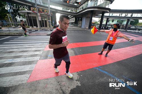 Race photo from Nu Skin Run 10K