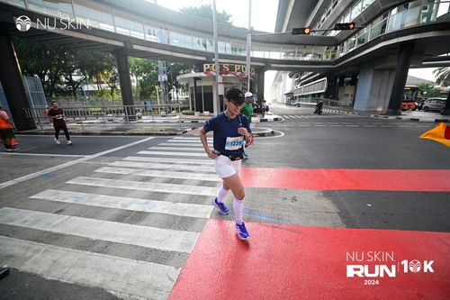 Race photo from Nu Skin Run 10K