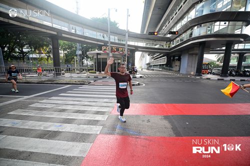 Race photo from Nu Skin Run 10K