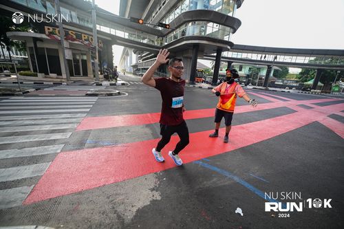 Race photo from Nu Skin Run 10K