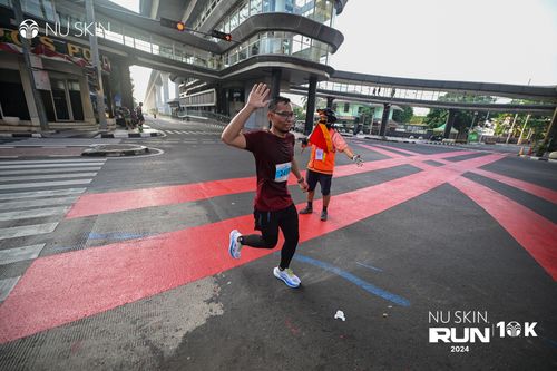 Race photo from Nu Skin Run 10K