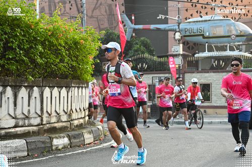 Race photo from Smartfren Run 2025 
