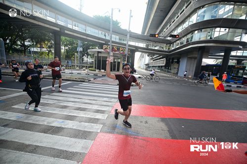 Race photo from Nu Skin Run 10K