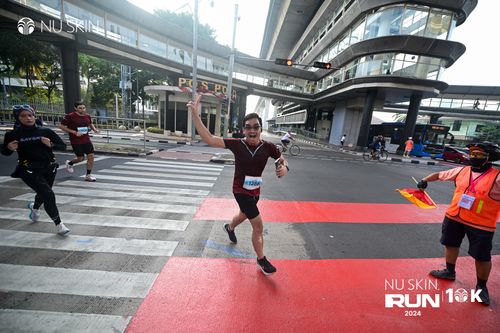 Race photo from Nu Skin Run 10K