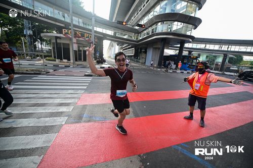 Race photo from Nu Skin Run 10K