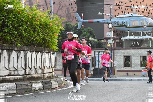Race photo from Smartfren Run 2025 
