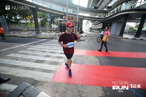 Race photo from Nu Skin Run 10K