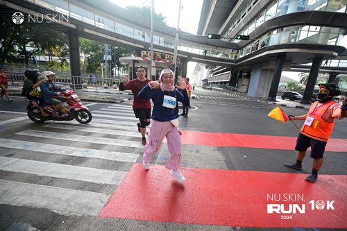 Race photo from Nu Skin Run 10K