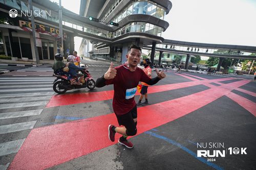 Race photo from Nu Skin Run 10K