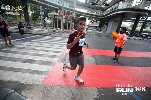 Race photo from Nu Skin Run 10K