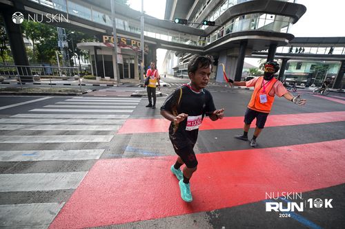 Race photo from Nu Skin Run 10K