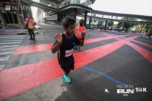 Race photo from Nu Skin Run 10K