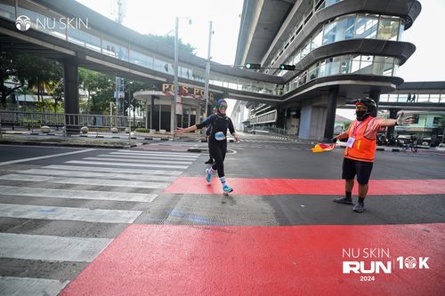 Race photo from Nu Skin Run 10K