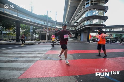 Race photo from Nu Skin Run 10K