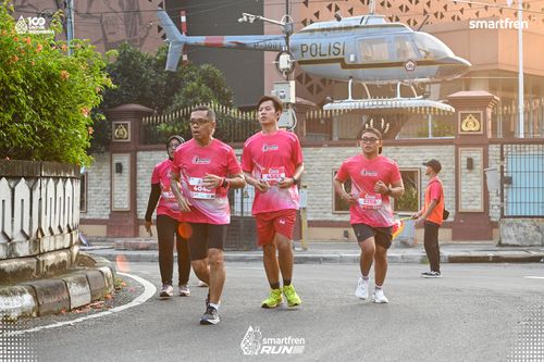 Race photo from Smartfren Run 2025 