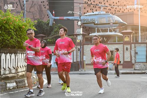 Race photo from Smartfren Run 2025 